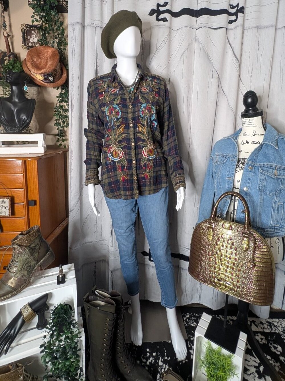 Johnny Was MARCHELLA Fitted Shirt with Floral Embroidery MEDIUM